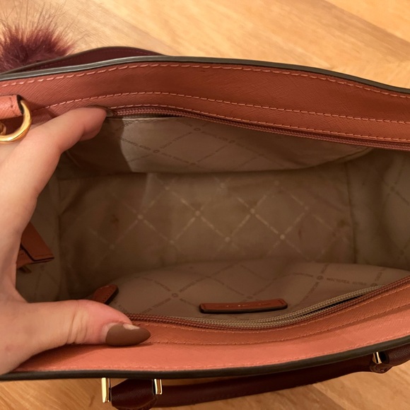 MICHAEL KORS BAG - Picture 3 of 5